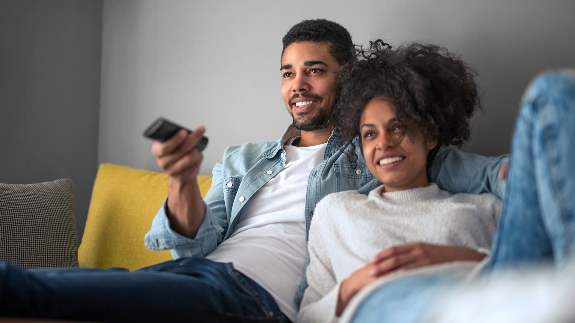 Blended TV Broadcast and Streaming, better together Synamedia